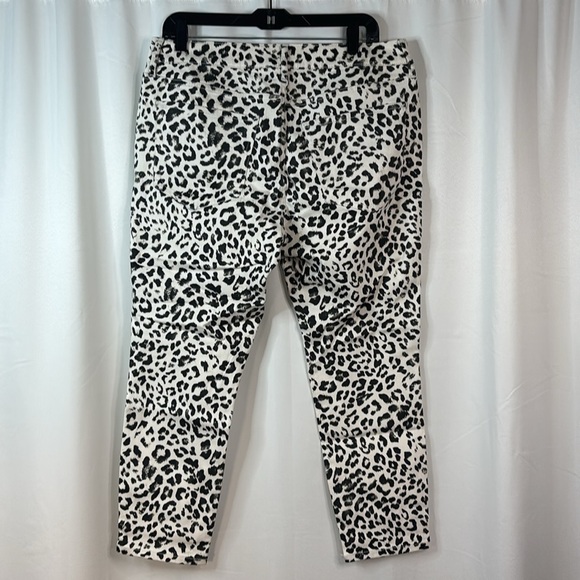 Express Mid Rise Ankle Leopard Print Pants-NWT- 12 SHORT - Picture 8 of 13
